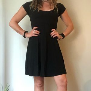 brandy melville dress (like new)